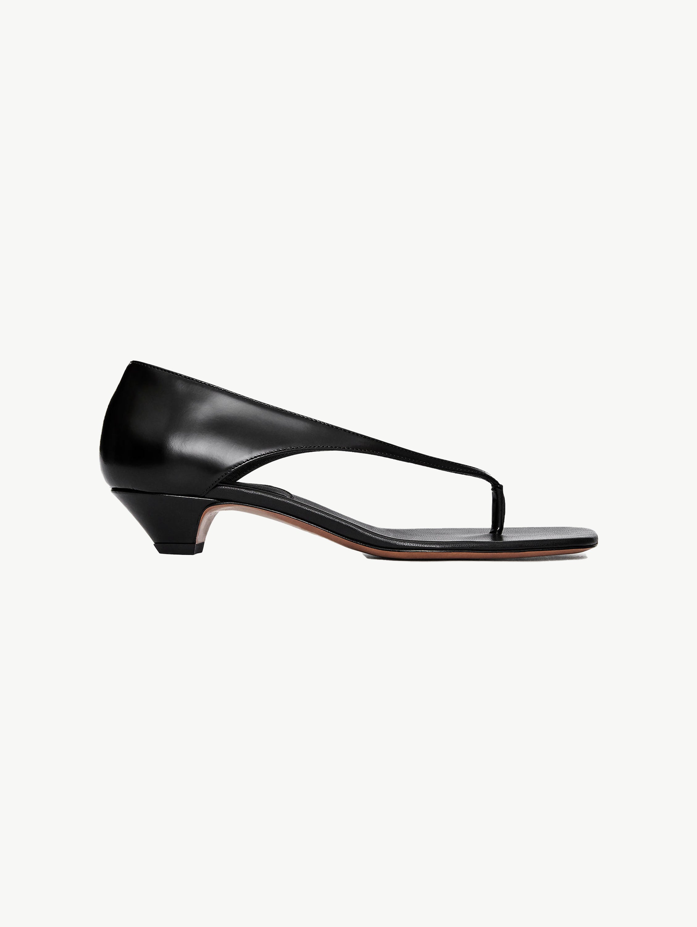 Leather thong sandals