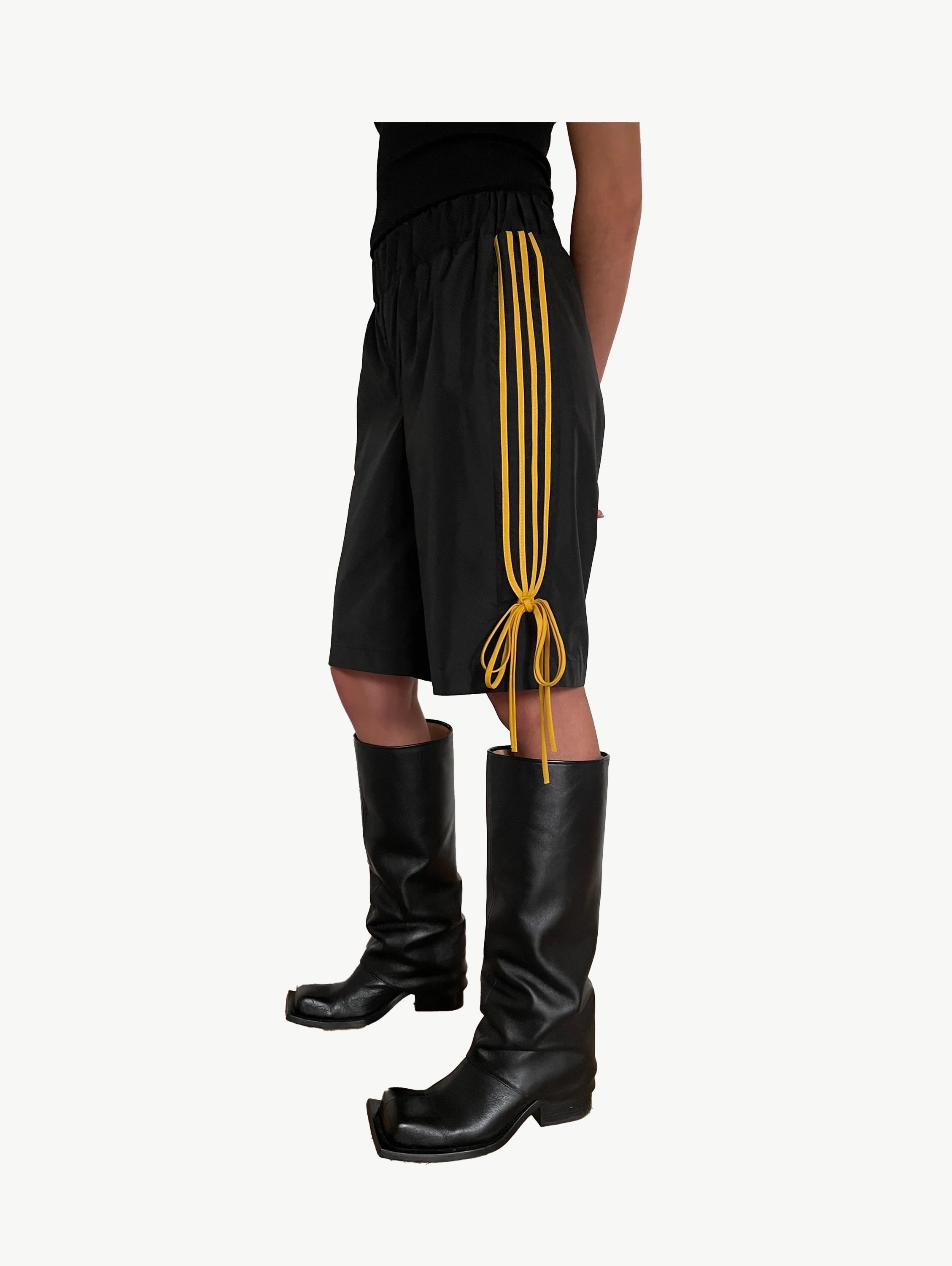 Giada bow yellow stripe nylon shorts in black