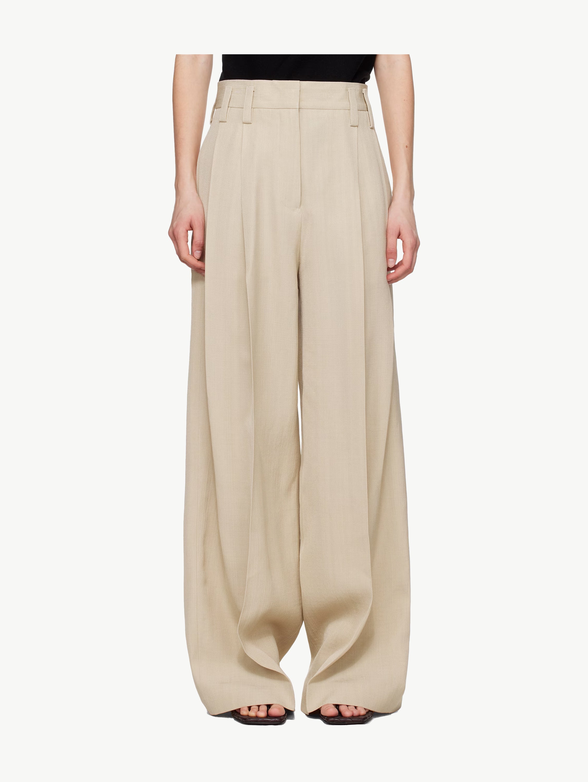 Beige voluminous pleated trousers
